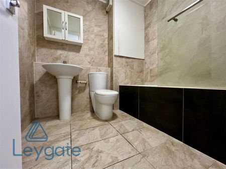 2 bedroom flat to rent - Photo 5