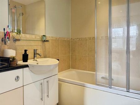 2 bedroom terraced house to rent - Photo 4