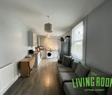 6 bedroom house to rent - Photo 1