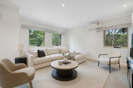 Comfort & Convenience with a dash of Character - Photo 2