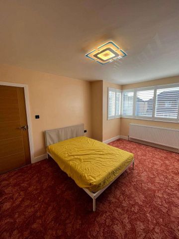 1 bedroom in a house share to rent - Photo 4