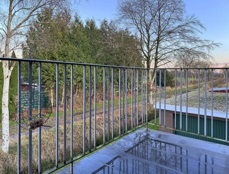 Charmante Dachgeschosswohnung mit Einbauküche, Balkon und Terrasse in ruhiger Lage von Großefehn - Photo 5