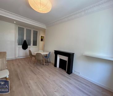 Location Appartement 2 pièces 41m² PARIS 18ème - Photo 2