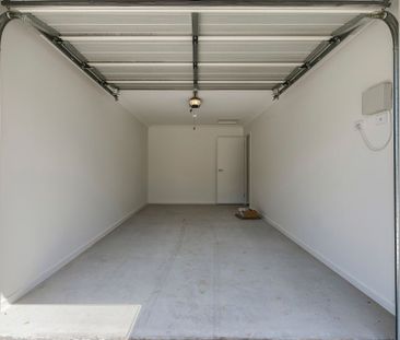 Modern 3-Bedroom Duplex in Stoneleigh Reserve - Photo 6