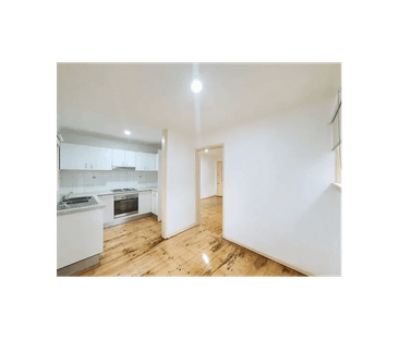 Conveniently Located Three Bedroom Home - Photo 5