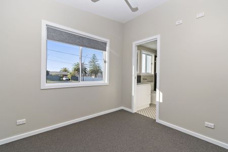 Space and Stylish One Bedder - Photo 3