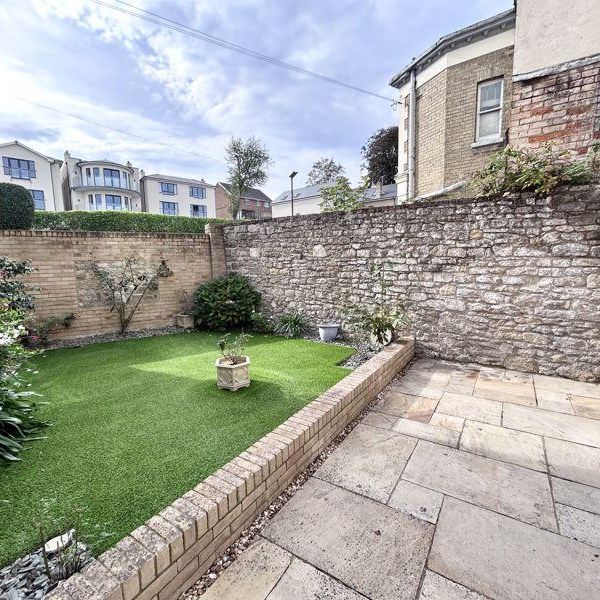 4 bedroom terraced house to rent - Photo 1