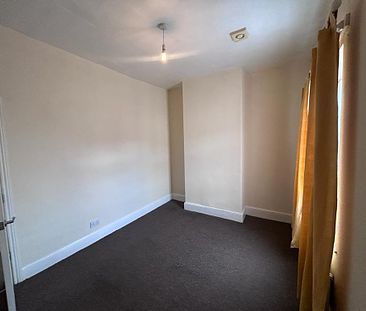 Spectacular 1 Bed Property in the heart of Wakefield - Photo 4