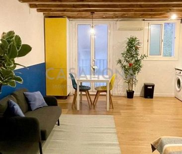 Beautiful studio in the heart of the Gothic Quarter - Photo 2