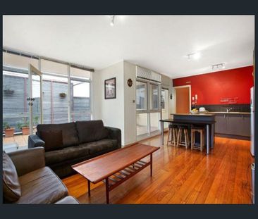 1/305 Rossmoyne Street, Thornbury VIC 3071 - Photo 1