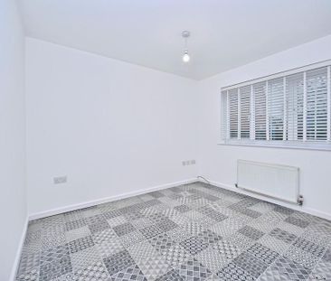 4 bedroom detached house to rent - Photo 6