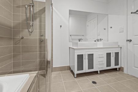Apply Now - Century 21 &vert; the Paramount Group - Photo 5