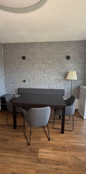 Kompakte Garconnière mit überdachtem Balkon, Ausblick und Parkplatz in Innsbruck-Arzl - Foto 1