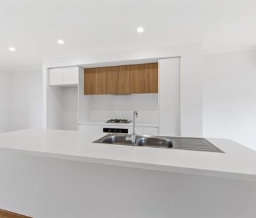 40 Deanside Drive, Deanside VIC 3336 - Photo 5