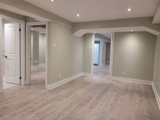 For Lease - 920 Stonehaven Avenue, Newmarket, Ontario - Photo 1