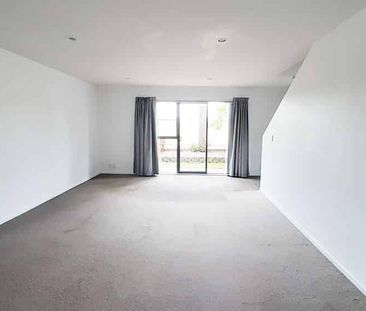 Popular townhouse in a great location - Photo 1