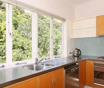 Charming seaside home with harbour views - Photo 2