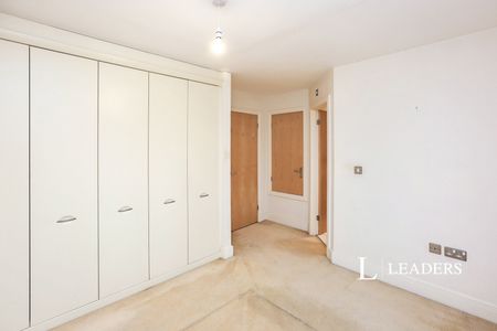 3 bedroom house to rent Wynsdale Chase, Warsash, Southampton, SO31 - Photo 3