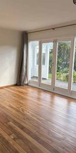 Comfort, space and charm in a great location - Photo 4