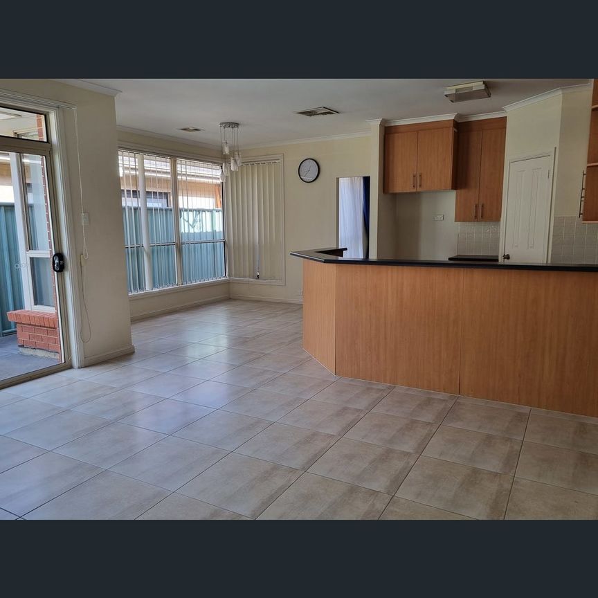 12 Chapman Court, Mawson Lakes, SA 5095 - Photo 1