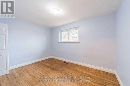 3 ALANADALE AVENUE - Photo 5