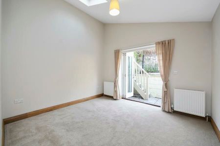 2 Bedroom Flat To Let - Photo 2