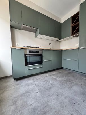 Instapklaar appartement met 2 slaapkamers en garage te Gent - Photo 1