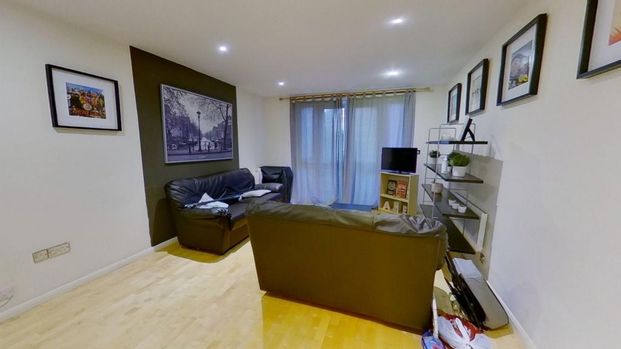 2 bedroom flat to rent - Photo 1