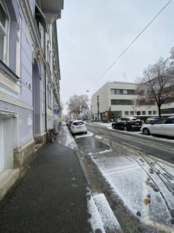 Provisionsfrei – Exklusive, wunderschöne 5-Zimmer-Altbauwohnung mit KFZ-Garage und 2 Balkonen in absoluter Bestlage in St. Leonhard - Foto 4