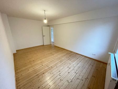 *hochwertig modernisierte Altbauwohnung im EG*Tageslichtbad* - Foto 4