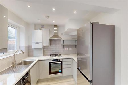 3 bedroom detached house to rent - Photo 4