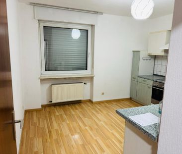 Helle 2,5 Zimmer mit Wohnküche im 1. OG in Friedberg (Hessen) - Photo 2