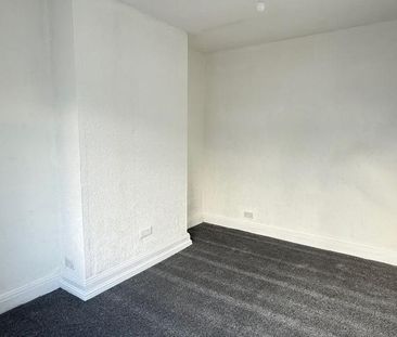 2 bedroom semi-detached house to rent - Photo 3