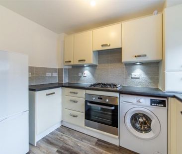 2 bedroom end of terrace house to rent - Photo 6