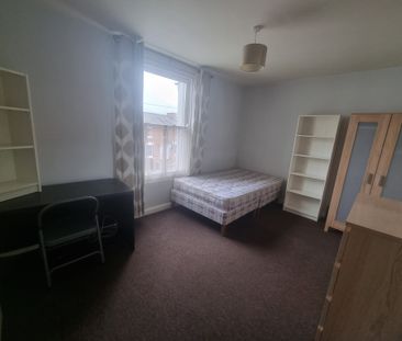 5 Bed Student Accommodation - Photo 1