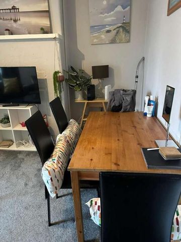 Springfield Road, Guildford, Surrey, GU1 - Photo 3