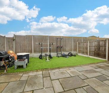 2 bedroom semi-detached bungalow to rent - Photo 3