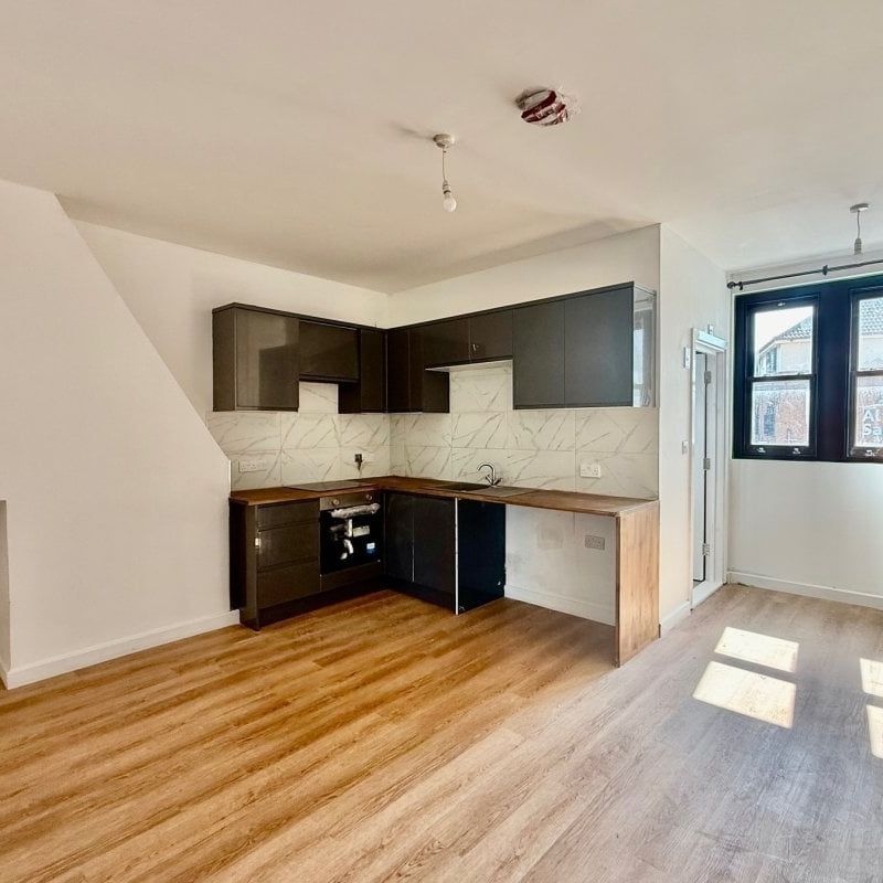 Commercial Road - Photo 1