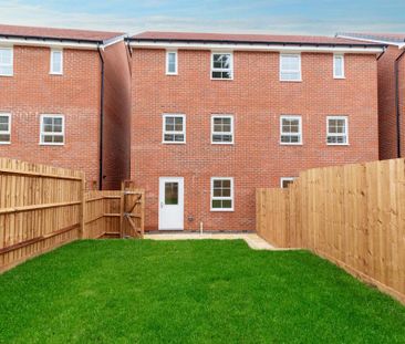 3 bedroom semi-detached house to rent - Photo 4
