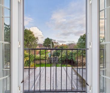 19 Cherry Orchard, Staines-Upon-Thames, Middlesex,TW18 - Photo 3