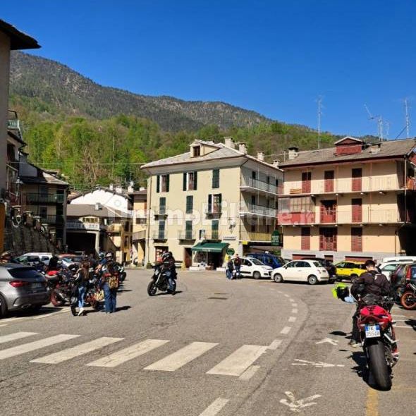 Trilocale piazza Vittorio Veneto 9, Centro, Viù - Photo 1