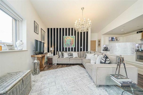 Blagrove Road, Teddington, TW11 - Photo 1