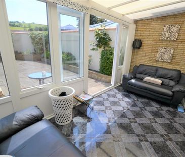 3 bedroom House To Let Total Size: 785 SQ FT - Photo 2