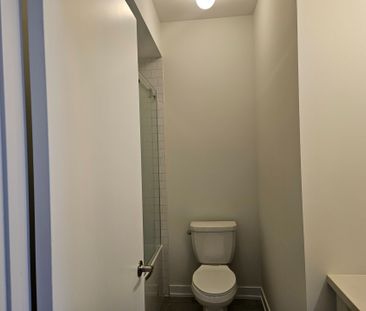 For Lease - 8 Lewis Craigie Lane, Richmond Hill, Ontario - Photo 6