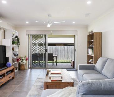 Stylish Modern Home in the Heart of Willow Vale - 27 Denham Circuit - Photo 1