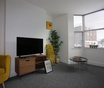 2 bedroom flat to rent - Photo 3