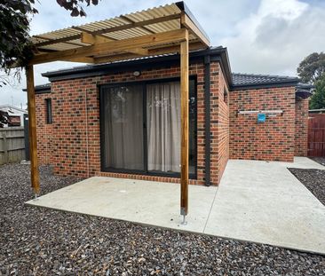 MODERN 2 BEDROOM UNIT - Photo 2