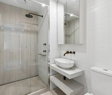 Superb Apartment in Superb Location! - Photo 5