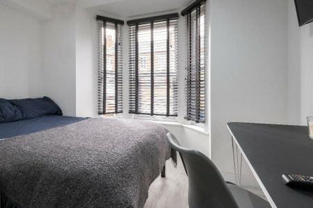 6 bedroom house to rent - Photo 2