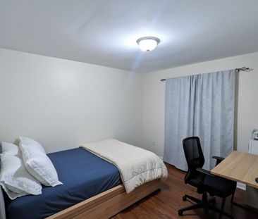 For Lease - 897 Consort Crescent Unit# Main, Mississauga, Ontario - Photo 3